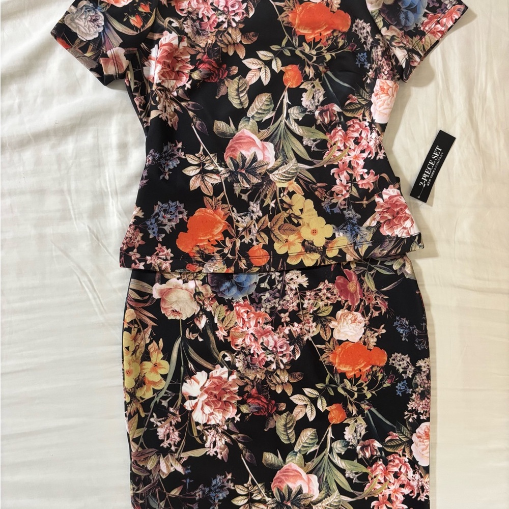 New York & Company Black Floral Pencil Skirt